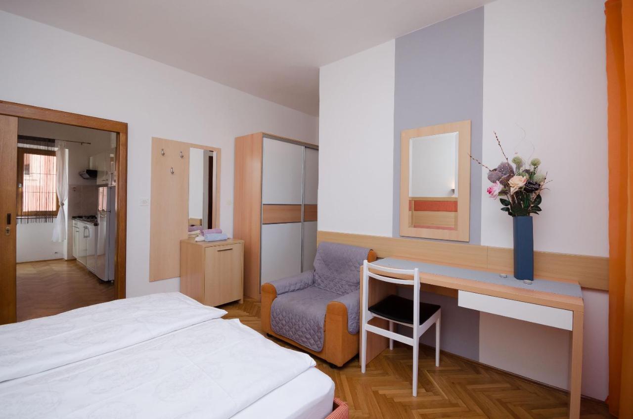 Apartments Mirjana B Lopar Eksteriør billede