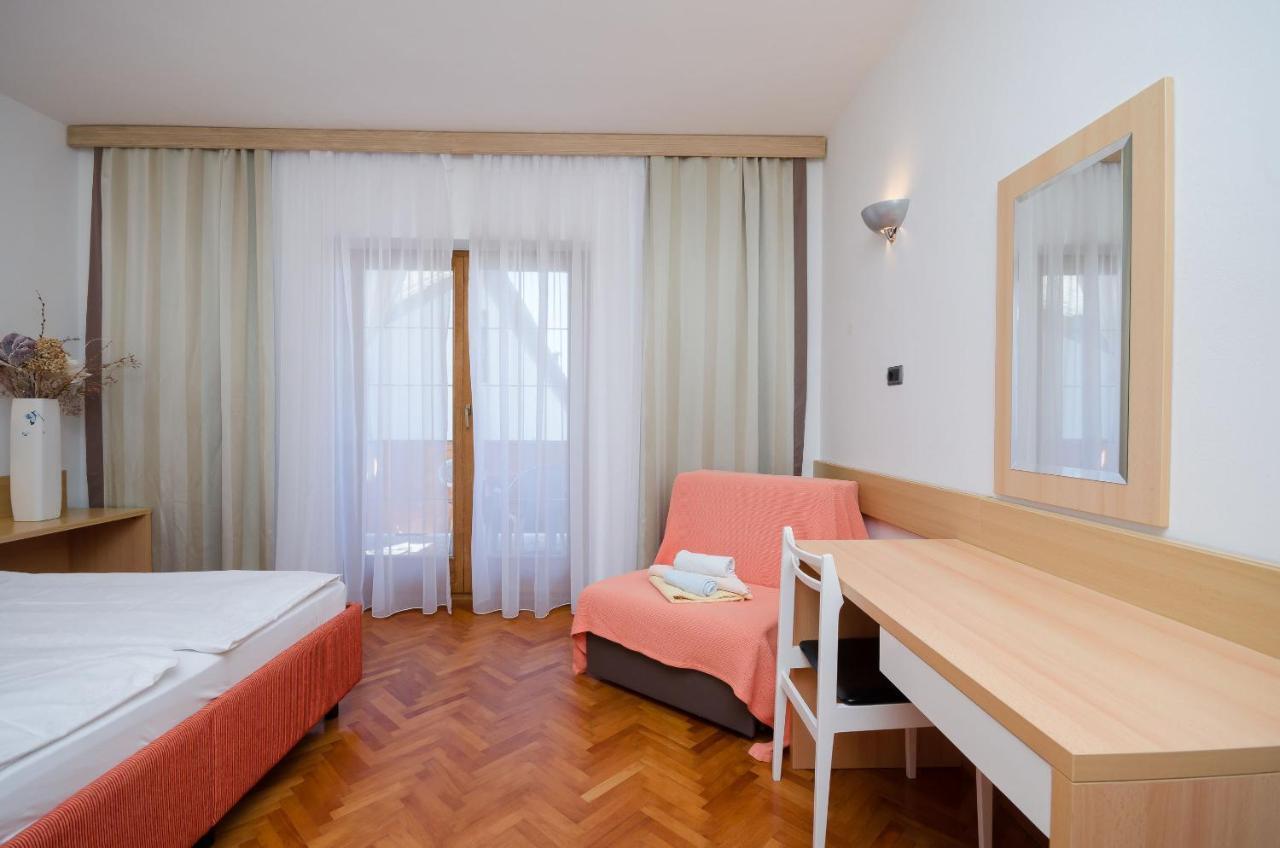 Apartments Mirjana B Lopar Eksteriør billede